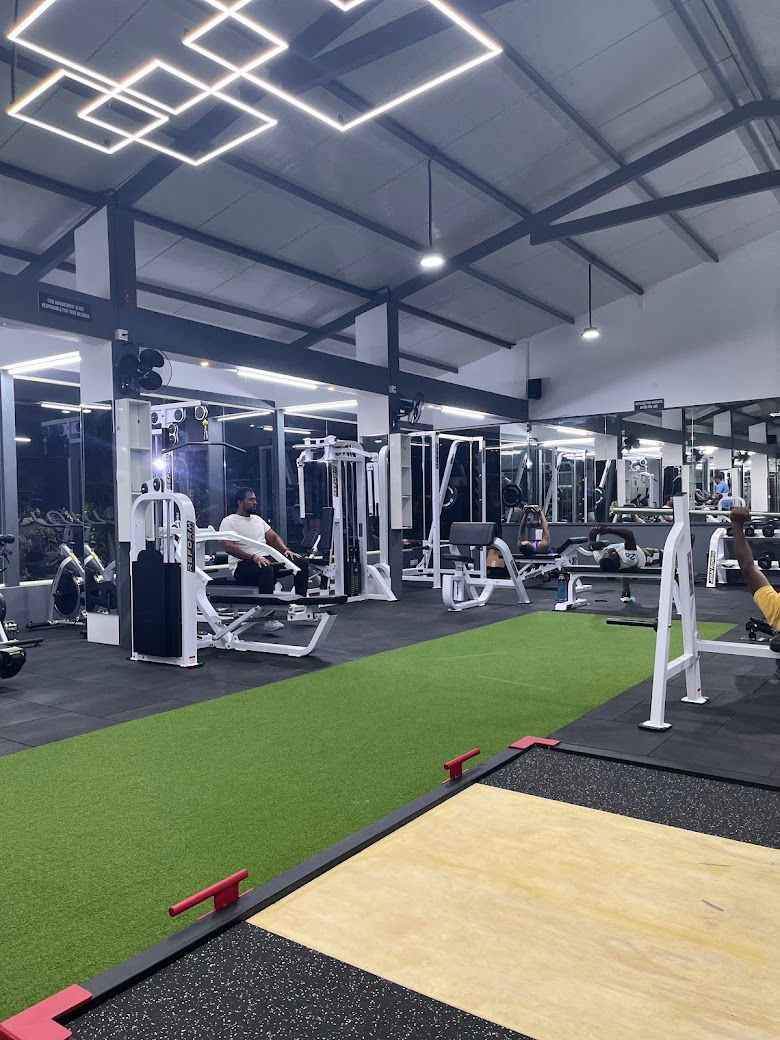 Fitness Garage main floor